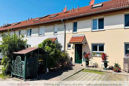 * PREIS REDUZIERT! * Sehr gepflegtes Reihenmittelhaus mit Wintergarten und traumhaftem Feldblick - Oberkrämer / Eichstädt