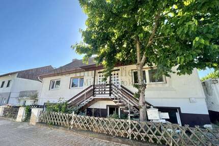 Haus zum Kaufen in Hamm am Rhein 299.000,00 € 330 m²