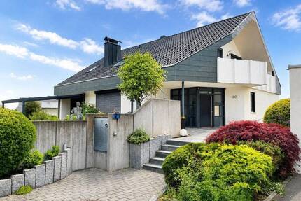 Modernisiertes Zweifamilienhaus mit zusätzlichem Wohnbereich - Welzheim