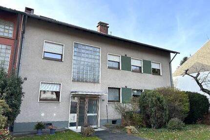 Renovierungsbedürftige 3-Zimmer-Wohnung mit Kamin und Loggia in Leverkusen-Schlebusch!