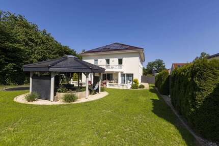 Haus zum Kaufen in Hiddenhausen 885.000,00 € 367 m²