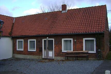 4+2 Zimmer Haus zu vermieten - 810,00&nbsp;EUR Kaltmiete, ca.&nbsp; 120,00&nbsp;m&sup2; in Süderbrarup (PLZ: 24392)