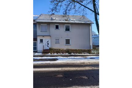 Werthaltiges Mehrfamilienhaus - 310.000,00&nbsp;EUR Kaufpreis, ca.&nbsp; 156,00&nbsp;m&sup2; in Baunatal (PLZ: 34225)