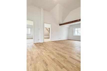 Bestlage in GautingStockdorf: 3-Zimmer Dachgeschosswohnung-Erstbezug!