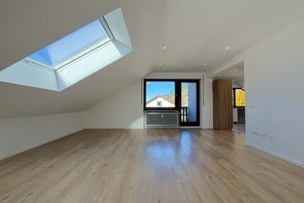 Hier hat jeder sein Zimmer. 5 helle Räume auf 125 m². Balkon mit Blick ins Grüne. Eigene Garage. - Rottweil