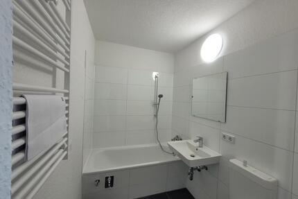 Panoramablick über die Dächer der Stadt 3 Zimmer mit EBK - Halle (Saale) Nietleben
