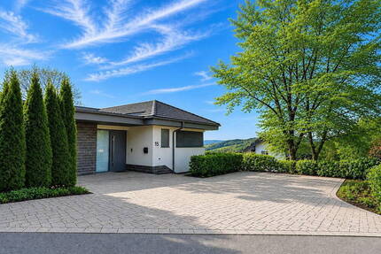 Exclusiver, großzügiger Bungalow der Extra-Klasse. - Olpe Griesemert