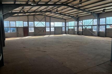 GewerbehalleProduktionshalleLagerhalle absofort - Salach