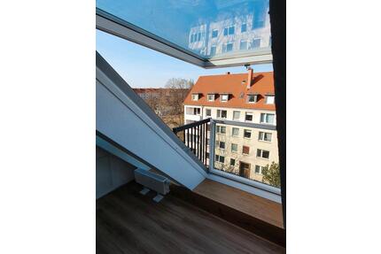 Luxuriöse Dachgeschosswohnung (2 Zi.) - List - Hannover Vahrenwald-List
