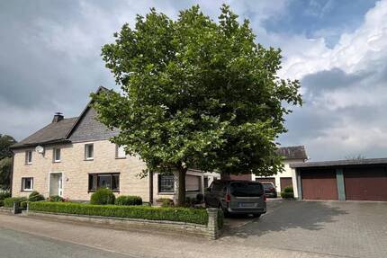 Sauerland pur - Idyllischer Bauernhof mit Einliegerwohnungen & Nebengebäuden - Sundern-Meinkenbracht