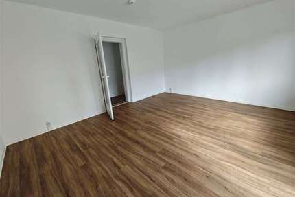 Wohnung zum Mieten in Chemnitz 195,00 € 39.74 m²