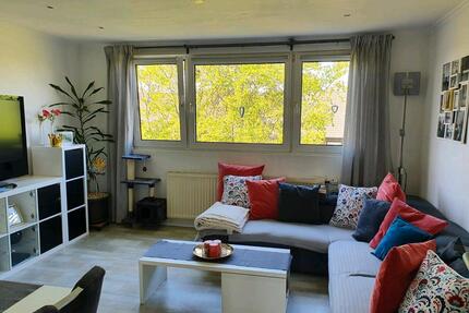 Schöne Dachgeschosswohnung in ruhiger Lage zu verkaufen - Duisburg Rheinhausen