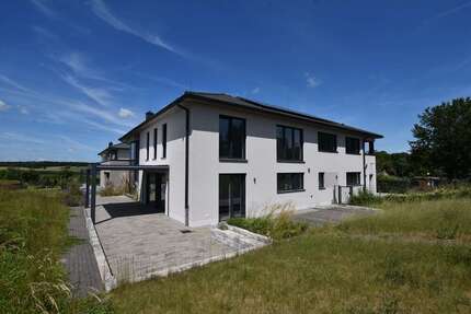 Haus zum Kaufen in Frankenberg 895.000,00 € 244.7 m²