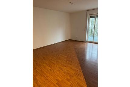 Attraktive 3-Zimmer-Wohnung mit Balkon, Einbauküche & Tiefgaragen - Frontenhausen
