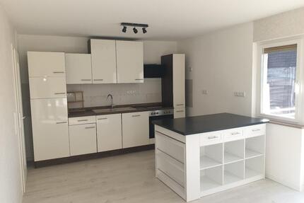 Königheim-Brehmen, Helle, renovierte 2,5-Zi-Wohn., Balkon, EBK - Obersulm