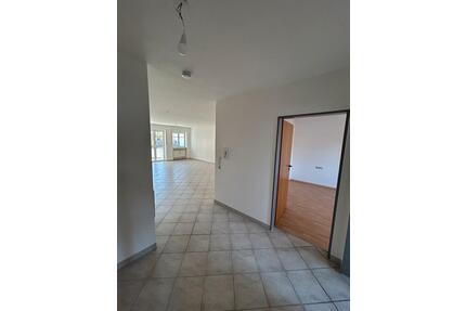 Bad Grönenbach: 3-Zimmer-Wohnung mit Balkon, Garten u. Tiefgarage