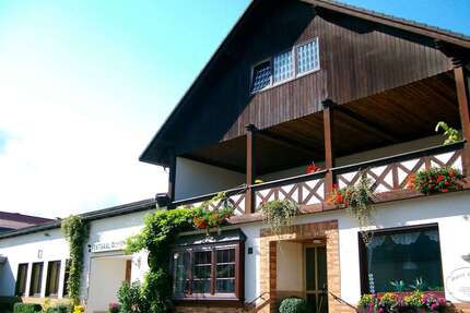 Gastronomieobjekt mit Wohnungen in Marsberg-Westheim