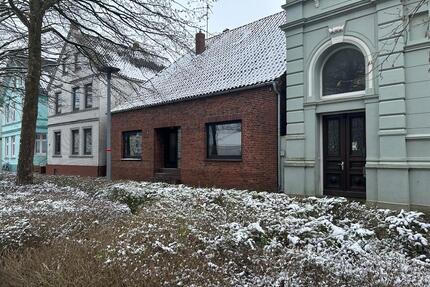 Sanierungsprojekt mit Potenzial: Doppelhaus im Herzen von Marne