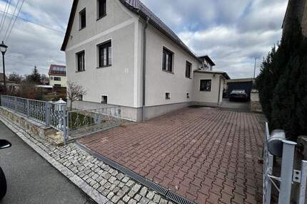 Freistehendes Einfamilienhaus mit pflegeleichtem Grundstück im Grünen zu verkaufen - Stauchitz Staucha