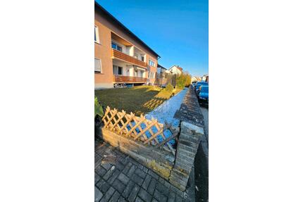 Gepflegtes 3 Zimmer Erdgeschosswohnung mit Garten Balkon Garage - Tegernheim