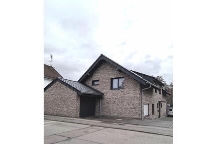 Modernes EFH mit behindertengerechter Einliegerwohnung - Bergneustadt