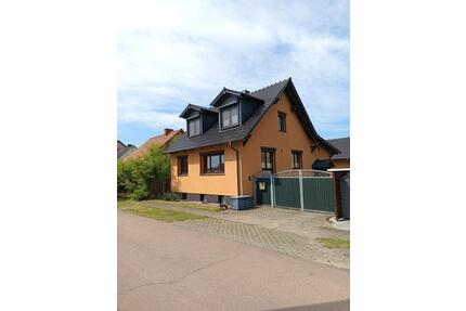 Haus mit seperatem Gästehaus und Scheune im Grünen - Milower Land