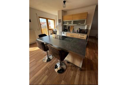 1 WG- Zimmer in schöner 4- Zimmer Maisonette Wohnung - Neumarkt in der Oberpfalz Altenhof