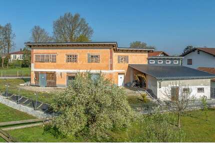 Haus zum Kaufen in Kirchham 499.000,00 € 195.17 m²