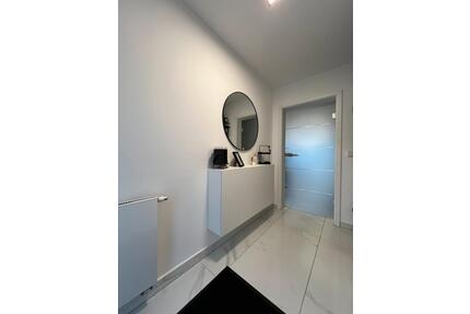 Kernsaniertes Reihenendhaus mit Garten, Terrasse und Galerie - Raunheim