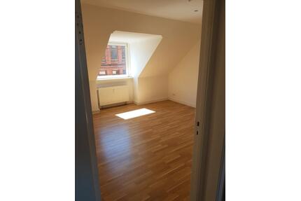 Gemütliche kleine 2-Zi Wohnung, saniert, Altbau, Nähe Innenstadt - Kiel Südfriedhof