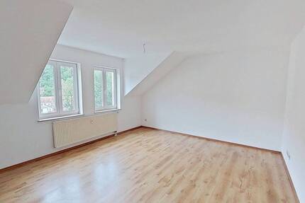 Gemütliche 2-Zimmer-Dachgeschosswohnung mit großem Tageslichtbad - Meißen