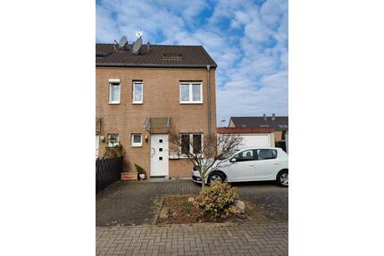 Gepflegtes Einfamilienhaus - 2.000,00&nbsp;EUR Kaltmiete, ca.&nbsp; 120,00&nbsp;m&sup2; in Frechen (PLZ: 50226)