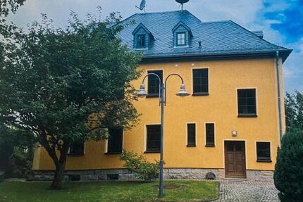 Mehrfamilienhaus mit Gewerbeeinheit - Crinitzberg