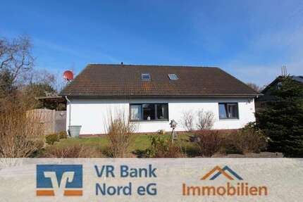 Haus zum Kaufen in Uphusum 159.000,00 € 175 m²