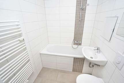 Wohnung zum Mieten in Chemnitz 172,70 € 30.84 m²