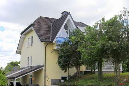 Haus zum Kaufen in Starkenburg 399.000,00 € 226 m²