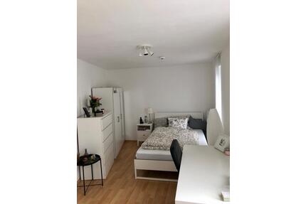 Helle 1-Zimmer-Wohnung mit EBK, Dachterrasse und Top-Anbindung - Regensburg Kumpfmühl