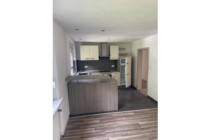 3 Zimmerwohnung mit Balkon und großem Garten - Battweiler