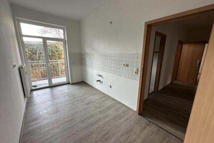 Familien willkommen! 4 R.-Wohnung mit West-Balkon, Wanne, Dusche und Hausgarten in Gera-Debschwitz!