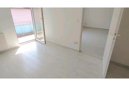 Wohnung in Herrenberg. 2 Zimmer. Sehr Hell. EK Balkon TG & Keller - Ehningen