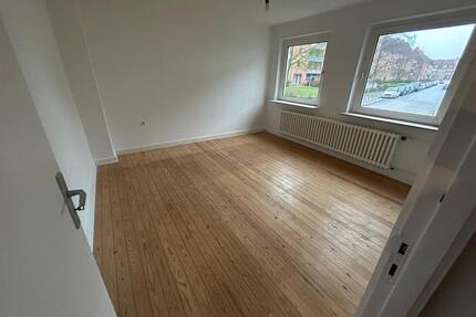 2 Zimmer Wohnung zum 01.04.15.04. - Kiel Ellerbek