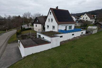 EEK A, helles 4,5 Zi. Einfamilienhaus, großem Garten plus 130 m² Gewerbefläche mit flexibler Nutzung - Aalen-Attenhofen Wasseralfingen