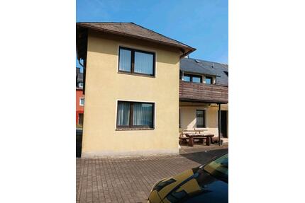Wohnhaus mit Scheune für Handwerker - Geroldsgrün