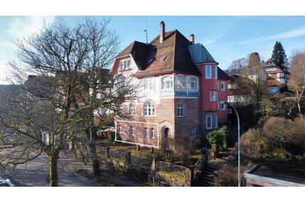 Charmante, modernisierte 2-Zimmer-Wohnung mit Freisitz - attraktiv vermietbar - Freudenstadt