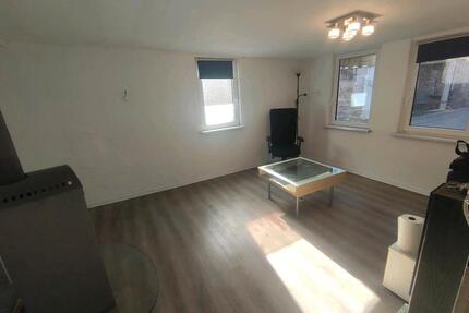80 qm Haus, 3,5 Zimmern mit Privat Auto Stellplatz in Ötisheim