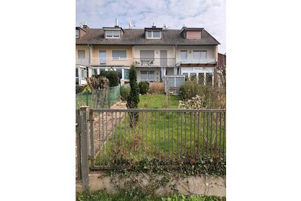 Reihenhaus zum vermieten - 1.050,00&nbsp;EUR Kaltmiete, ca.&nbsp; 120,00&nbsp;m&sup2; in Pirmasens (PLZ: 66953)