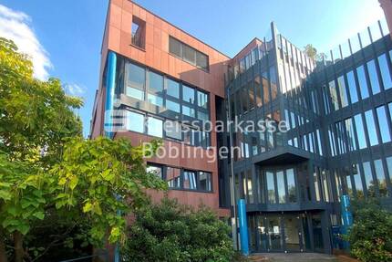 Klimatisiertes Bürogebäude vor den Toren von Mercedes-Benz - Sindelfingen Mitte