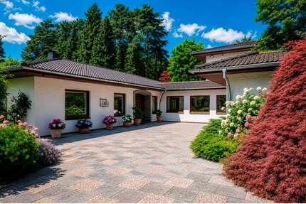 Haus zum Kaufen in Bendestorf 1.090.000,00 € 409 m²