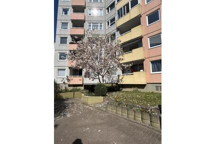 Geräumige 3-Zimmer-Wohnung mit Balkon in Kiel Mettenhof - Melsdorf