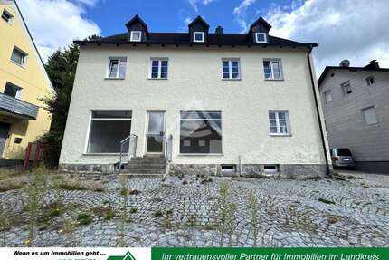 Haus zum Kaufen in Fichtelberg 75.000,00 € 206 m²